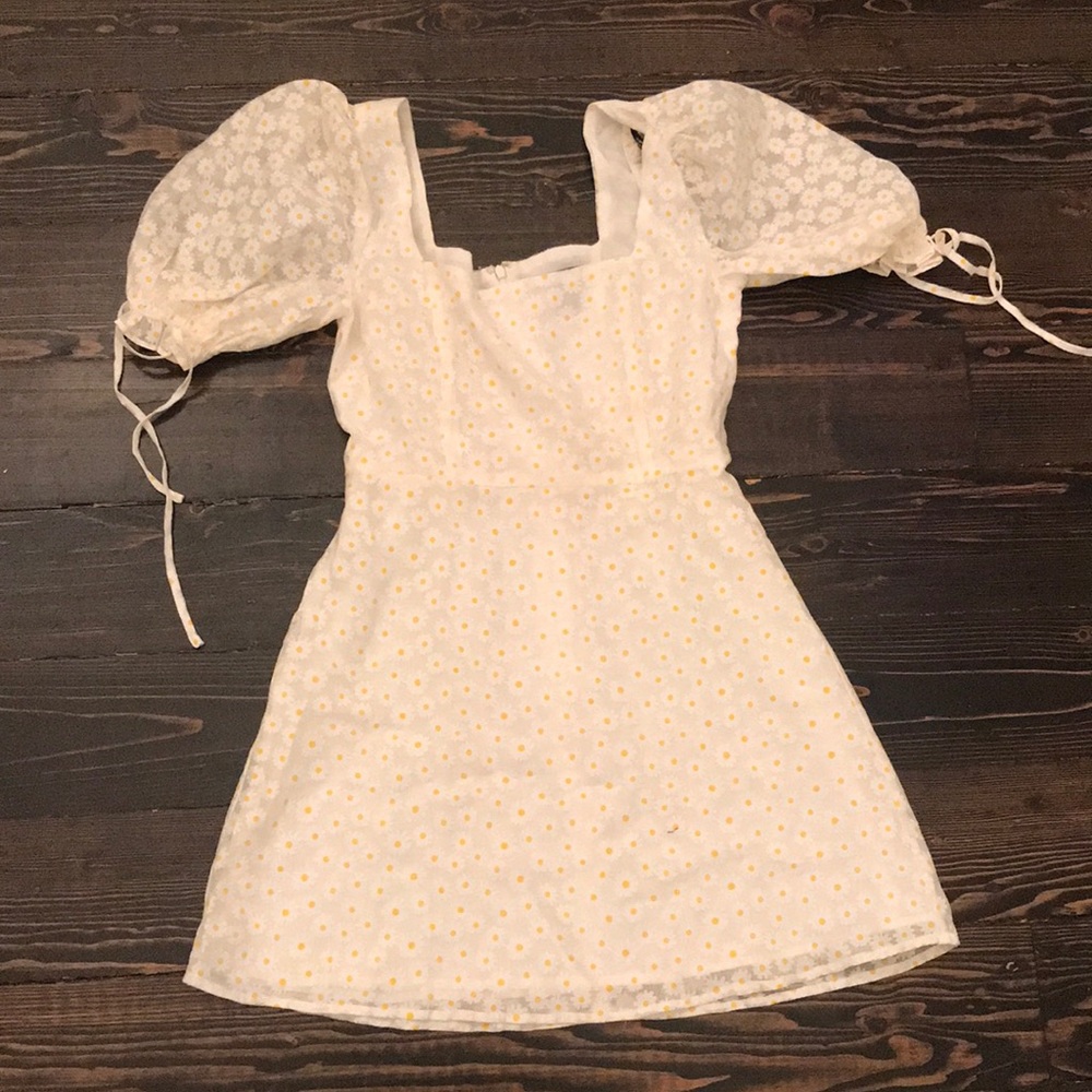 Daisy print mini dress